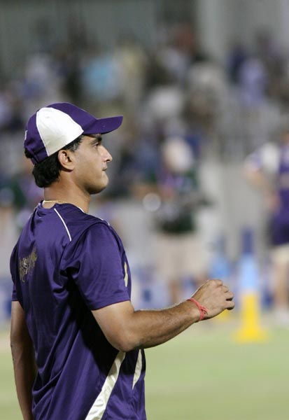 केकेआर को हार से क्रिस गेल भी नहीं बचा सका