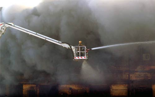 कोलकाता के स्‍टीफन बिल्डिंग में आग का तांडव