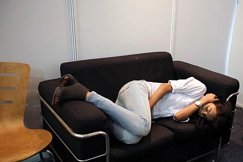 अनिश्चितताओं के बीच गुजरा लक्‍मे फैशन वीक का पहला दिन