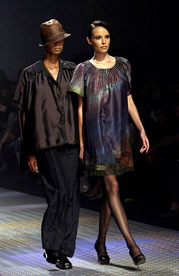 फैशन वीक के दौरान रैंप पर बड़े नामों की चमक