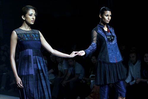 फैशन वीक के दौरान रैंप पर बड़े नामों की चमक