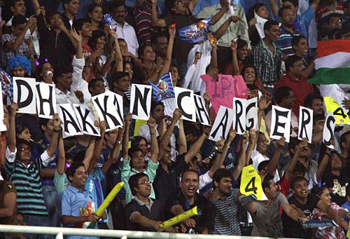 सचिन और हरभजन ने दिलाई मुंबई को जीत...