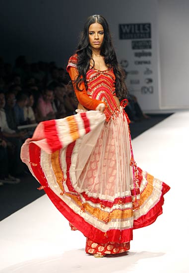 विल्‍स इंडिया फैशन वीक का ग्रैंड फिनाले