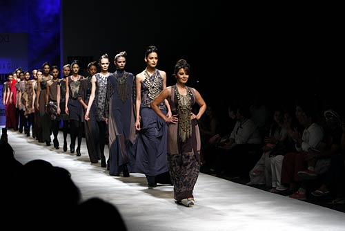 विल्‍स इंडिया फैशन वीक का ग्रैंड फिनाले