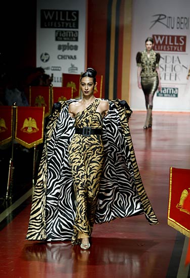 विल्‍स इंडिया फैशन वीक का ग्रैंड फिनाले