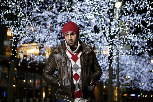 फिल्‍म 'अंजाना अंजानी' की पहली तस्‍वीर । प्रियंका की अदा