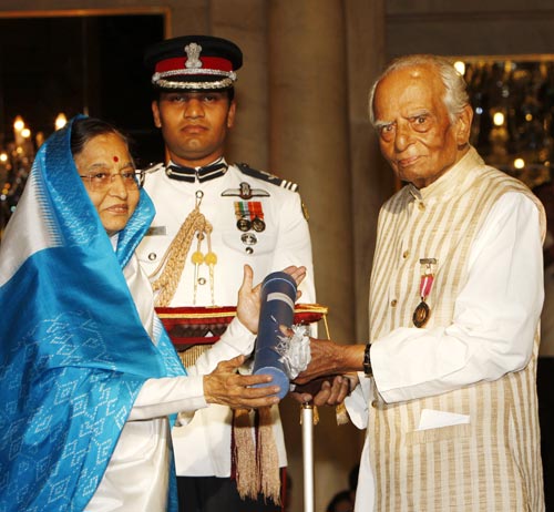 आमिर, ए आर रहमान को मिले पद्म पुरस्‍कार...