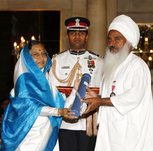 आमिर, ए आर रहमान को मिले पद्म पुरस्‍कार...