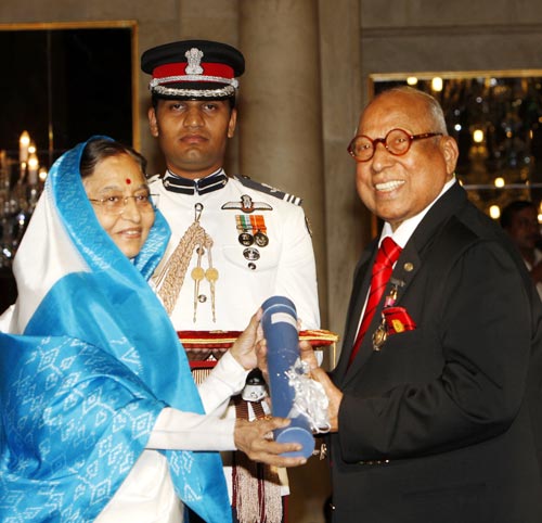 आमिर, ए आर रहमान को मिले पद्म पुरस्‍कार...