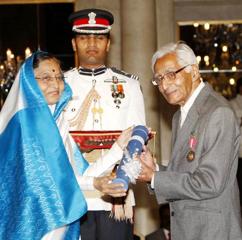 आमिर, ए आर रहमान को मिले पद्म पुरस्‍कार...