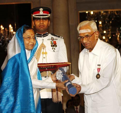 आमिर, ए आर रहमान को मिले पद्म पुरस्‍कार...