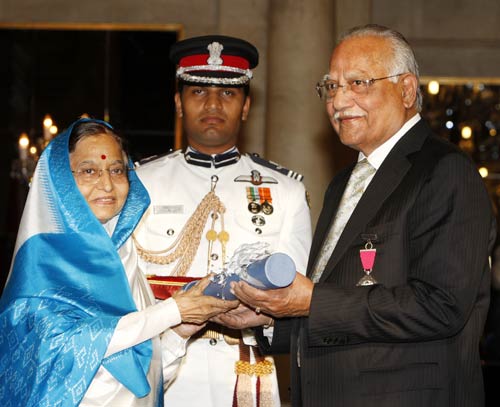 आमिर, ए आर रहमान को मिले पद्म पुरस्‍कार...