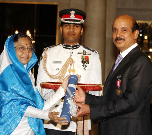 आमिर, ए आर रहमान को मिले पद्म पुरस्‍कार...