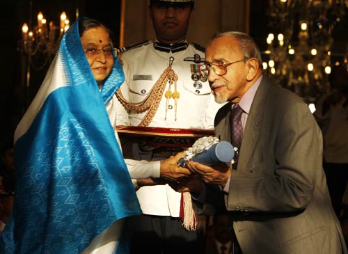 आमिर, ए आर रहमान को मिले पद्म पुरस्‍कार...