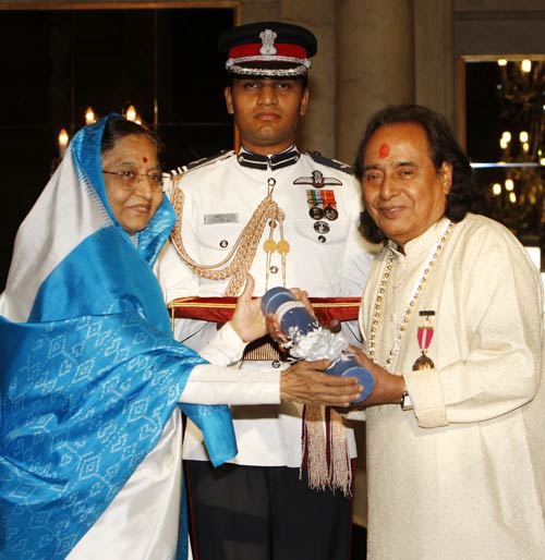 आमिर, ए आर रहमान को मिले पद्म पुरस्‍कार...