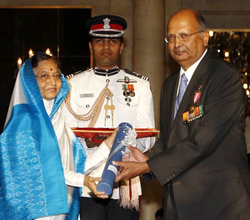 आमिर, ए आर रहमान को मिले पद्म पुरस्‍कार...