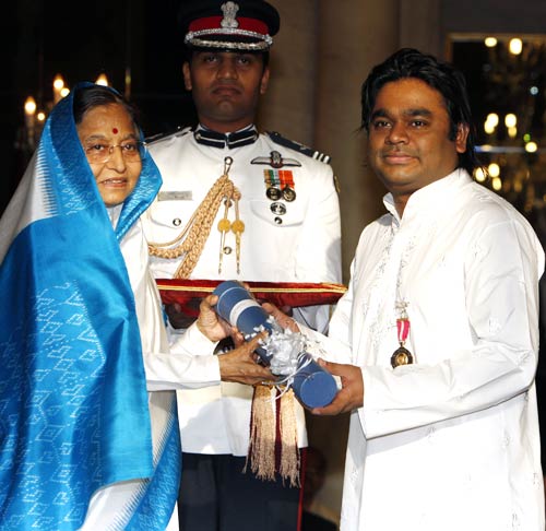 आमिर, ए आर रहमान को मिले पद्म पुरस्‍कार...