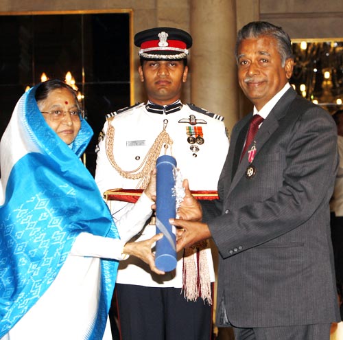 आमिर, ए आर रहमान को मिले पद्म पुरस्‍कार...