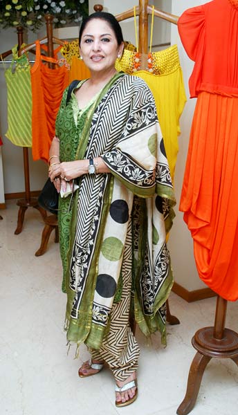 फैशन इवेंट में लगा सितारों का मेला...