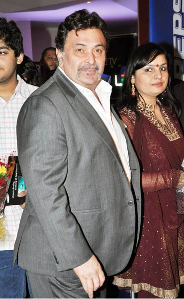 फिल्‍म 'सदियां' के प्रीमियर पर जुटे सितारे...