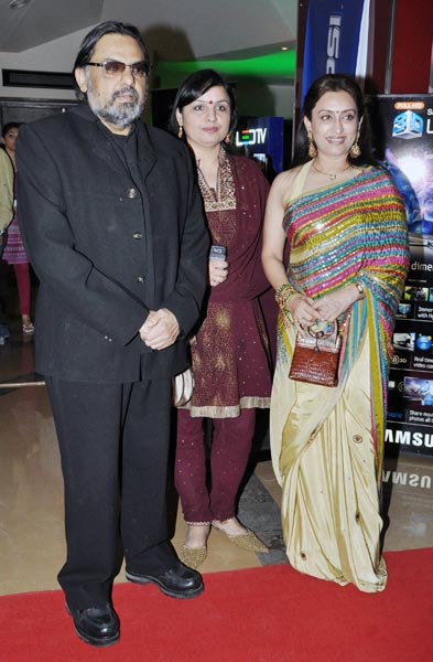 फिल्‍म 'सदियां' के प्रीमियर पर जुटे सितारे...