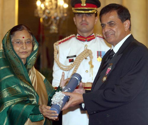 अभिनेता सैफ अली खान को मिला 'पद्मश्री' सम्‍मान