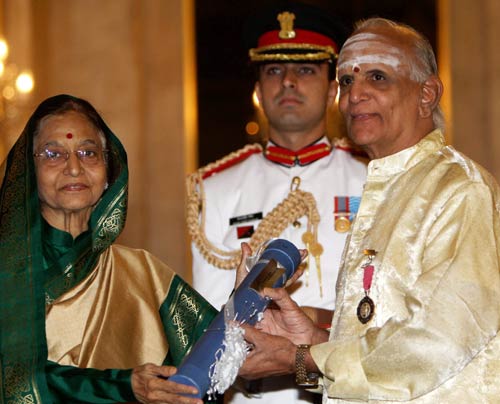 अभिनेता सैफ अली खान को मिला 'पद्मश्री' सम्‍मान