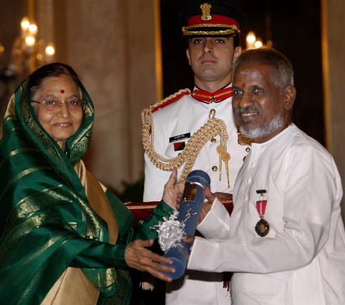 अभिनेता सैफ अली खान को मिला 'पद्मश्री' सम्‍मान