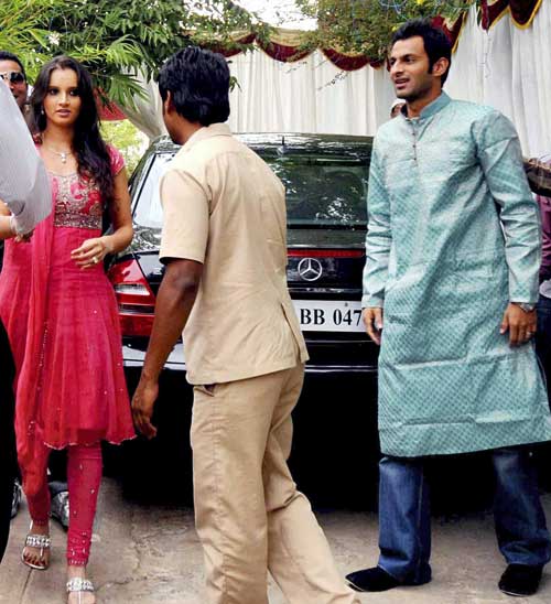 जिनके आने से गुलजार होती हैं महफिलें...