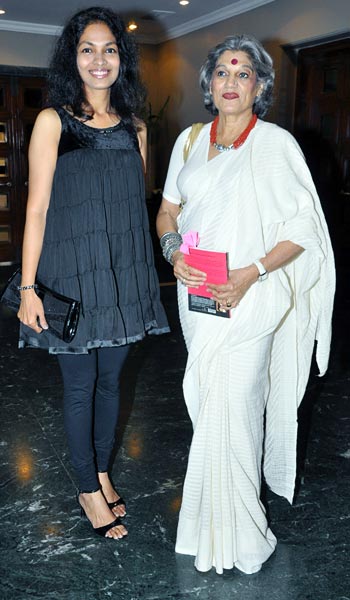 जिनके आने से गुलजार होती हैं महफिलें...