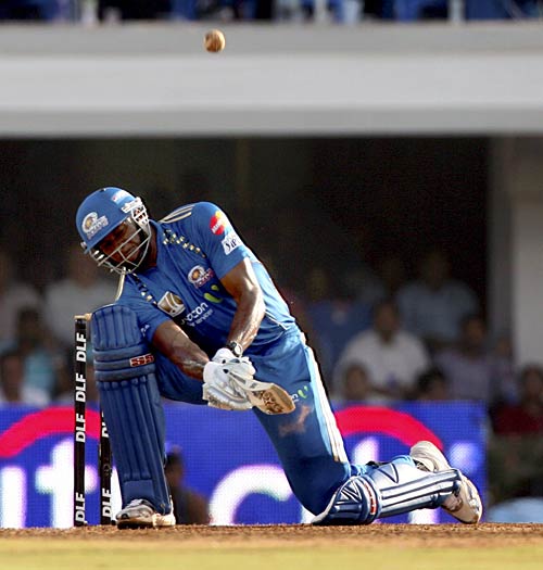 पोलार्ड ने उधेड़ी दिल्‍ली डेयरडेविल्‍स की बखिया...