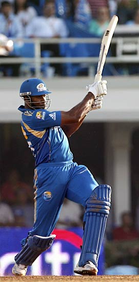 पोलार्ड ने उधेड़ी दिल्‍ली डेयरडेविल्‍स की बखिया...