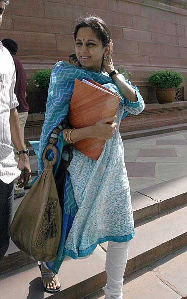 हंगामें की भेंट चढ़ा लोकसभा का पहला दिन