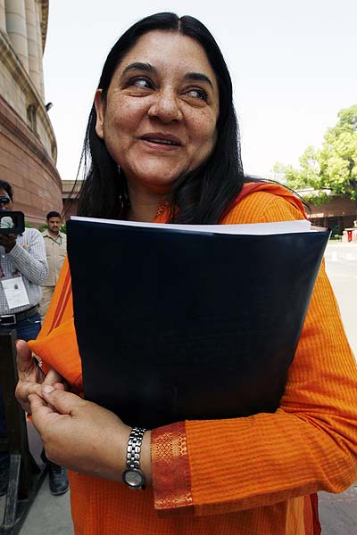 हंगामें की भेंट चढ़ा लोकसभा का पहला दिन