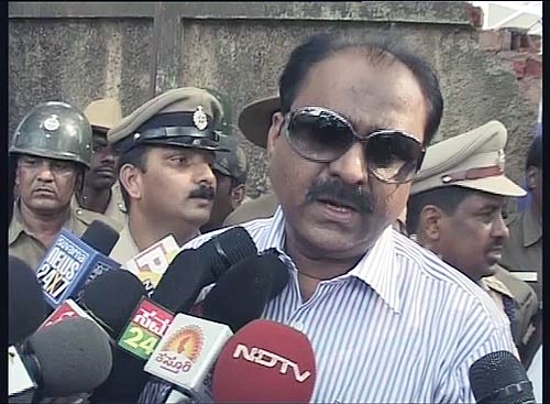 बैंगलोर में आईपीएल मैच से पहले दोहरा विस्फोट