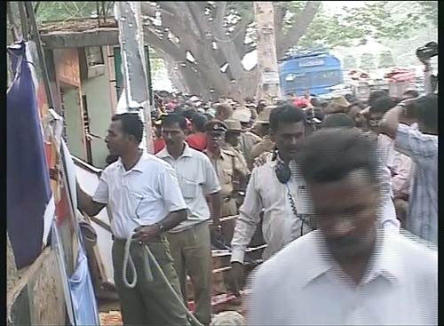 बैंगलोर में आईपीएल मैच से पहले दोहरा विस्फोट