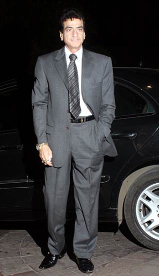 लैला खान के रिसेप्‍शन में लगा सितारों का मेला...