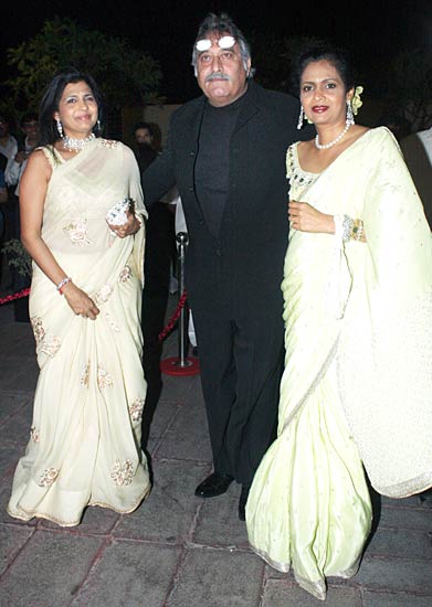 लैला खान के रिसेप्‍शन में लगा सितारों का मेला...