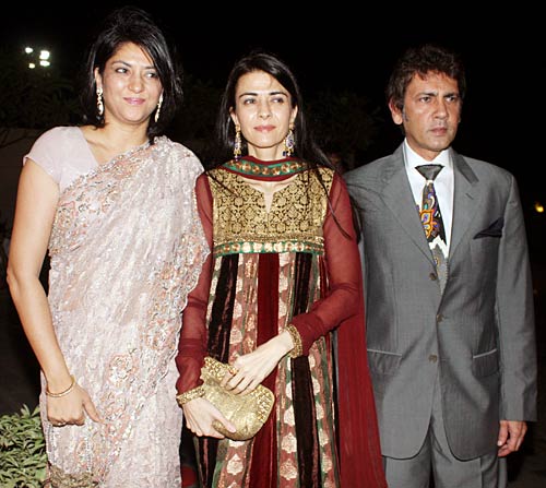 लैला खान के रिसेप्‍शन में लगा सितारों का मेला...