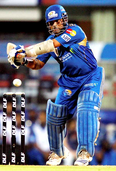 मुंबई की जीत में पोलार्ड, तिवारी और रायुडु बने हीरो