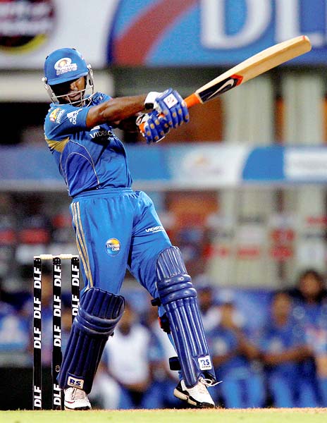 मुंबई की जीत में पोलार्ड, तिवारी और रायुडु बने हीरो