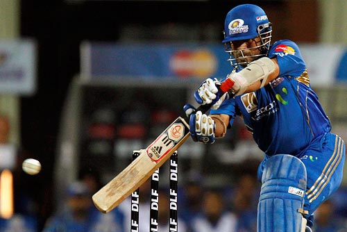 मुंबई की जीत में पोलार्ड, तिवारी और रायुडु बने हीरो