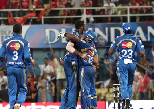 मुंबई की जीत में पोलार्ड, तिवारी और रायुडु बने हीरो