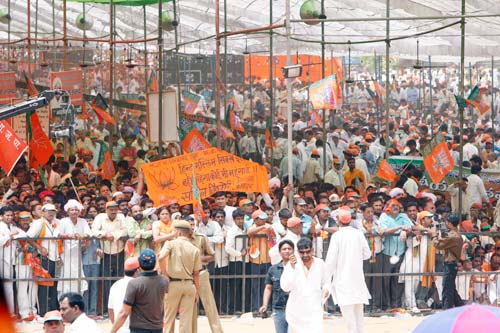 महंगाई के खिलाफ बीजेपी ने हल्‍ला बोला