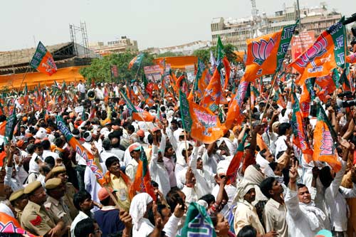 महंगाई के खिलाफ बीजेपी ने हल्‍ला बोला