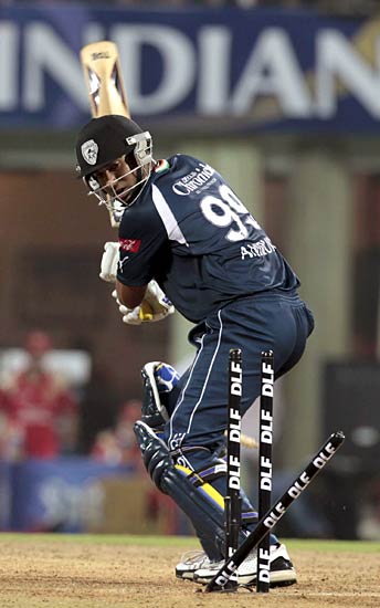 डेक्कन को हरा आईपीएल-3 की नंबर तीन टीम बनी बैंगलोर