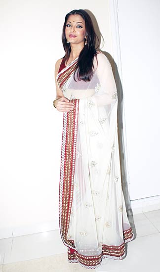 फिल्‍म ‘रावण’ में आज की सीता बनी है ऐश्‍वर्या | वीडियो