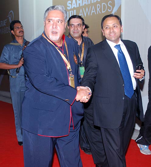 टी-20 वर्ल्‍ड कप में उतरा आईपीएल पार्टियों का नशा