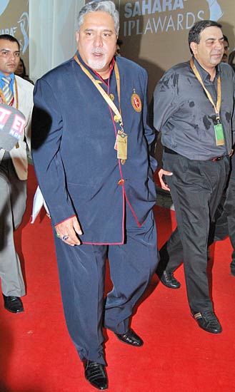 टी-20 वर्ल्‍ड कप में उतरा आईपीएल पार्टियों का नशा