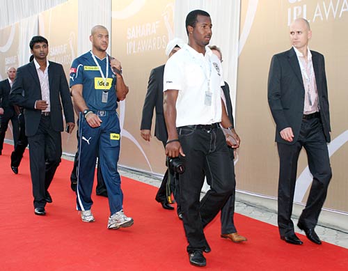 टी-20 वर्ल्‍ड कप में उतरा आईपीएल पार्टियों का नशा